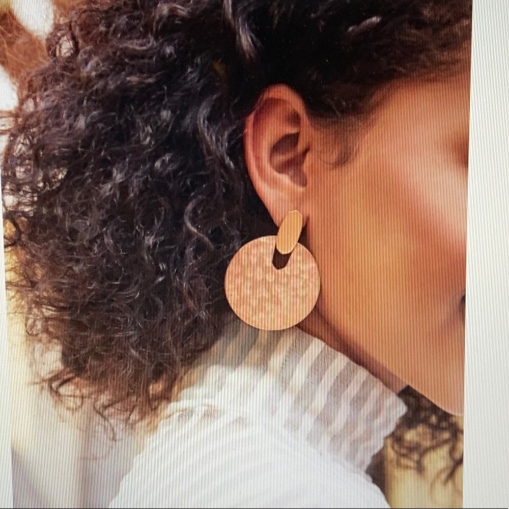 Kendra Scott Rose Gold Textured Disk Drop Earrings ONE EARRING ONLY!!!